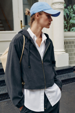 БОМБЕР С КАПЮШОНОМ — ZARA