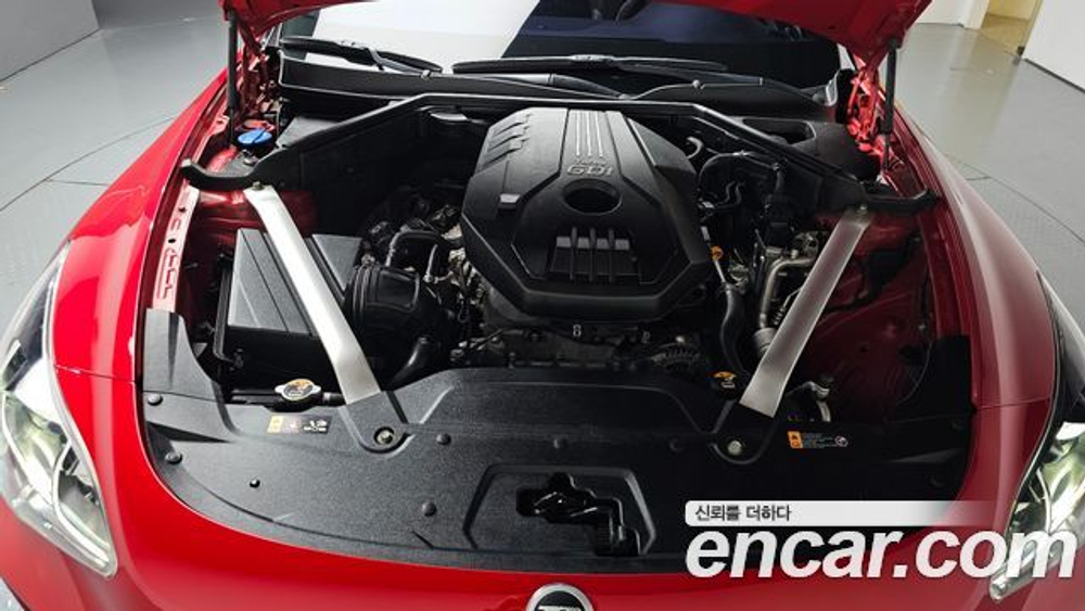 KIA Stinger 2.0 Turbo AWD — 2019