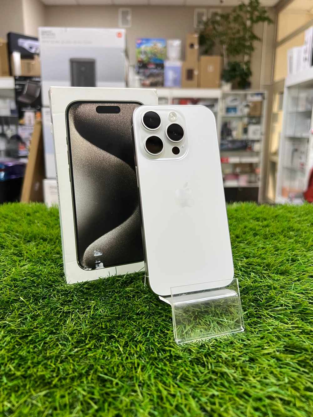 Б/У iPhone 15 Pro 256Gb White Titanium