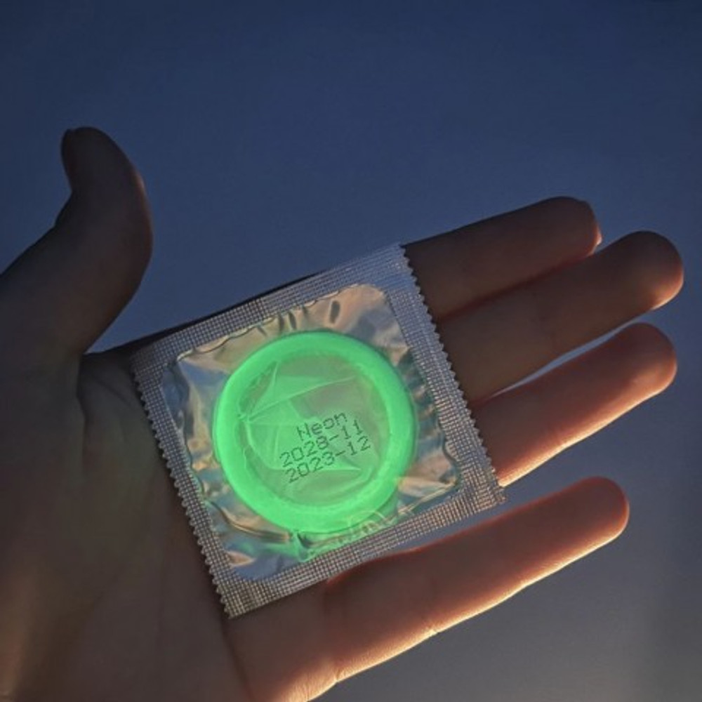 Презервативы EXPERT Neon  3 шт. (светящиеся)