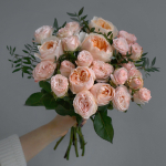 Персиковый букет из роз
