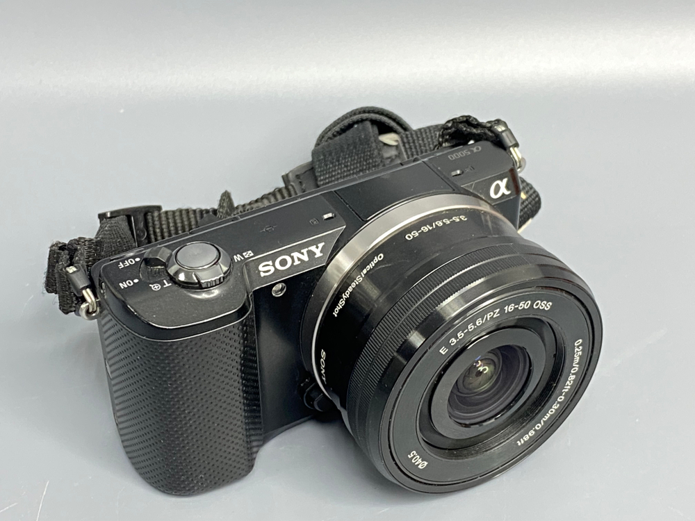 Sony A5000 kit 16–50mm 5300 кадров