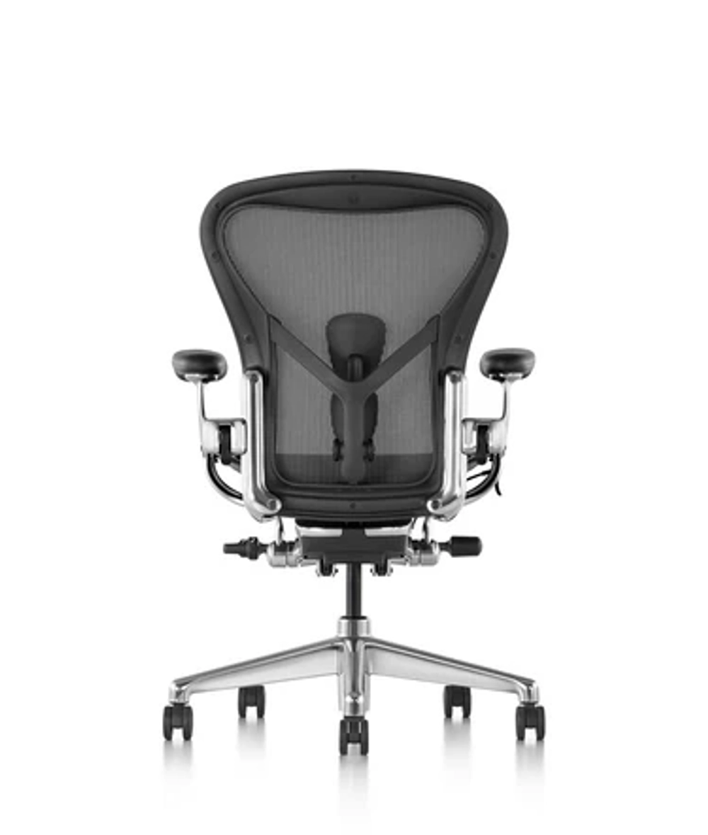 Кресло Herman Miller Aeron Graphite Polished Aluminium, размер A