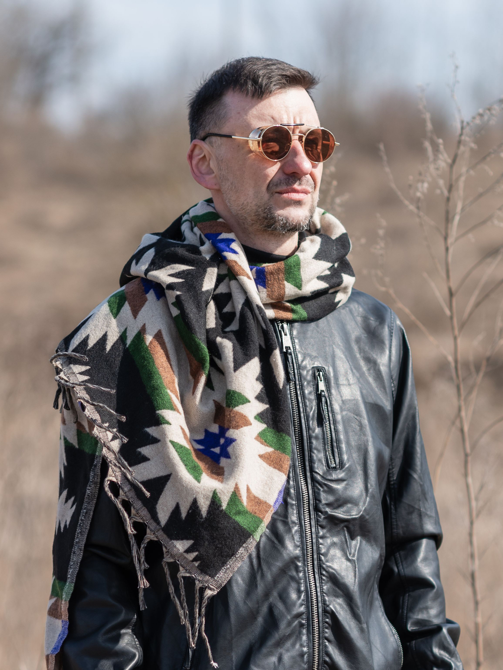 Палантин теплый с орнаментом Навахо