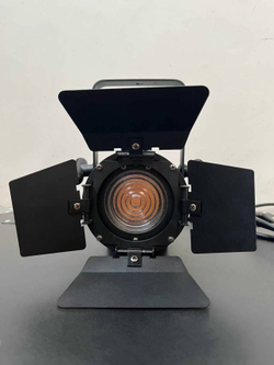 Светодиодный прожектор Led mini fresnel 100w