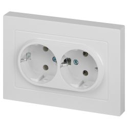 Розетка Intro Accent 6-205-01 двойная 2X2P+E Schuko 16А-250В IP20 СУ AL/CU белый | Intro