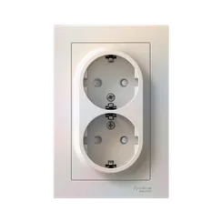 Розетка с заземлением и защитными шторками Systeme Electric AtlasDesign Жемчуг ATN000426
