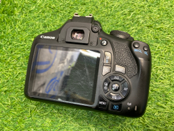 Canon 2000D Kit 18-55mm 3.5-5.6 III 20.000 кадров