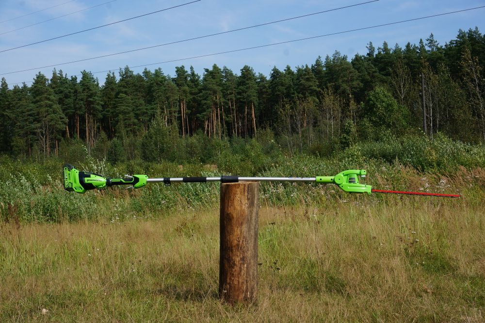 Аккумуляторный штанговый кусторез Greenworks G40PHAK2, 2300407UA,40v, 51см, c АКБ 2 А·ч и ЗУ