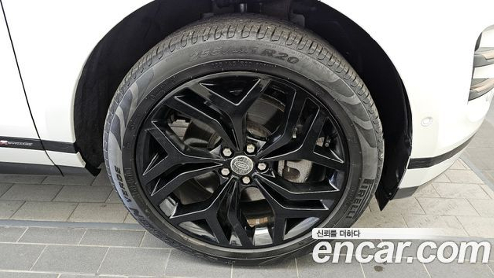 Land Rover Range Rover Evoque P250 R-Dynamic SE — 2021