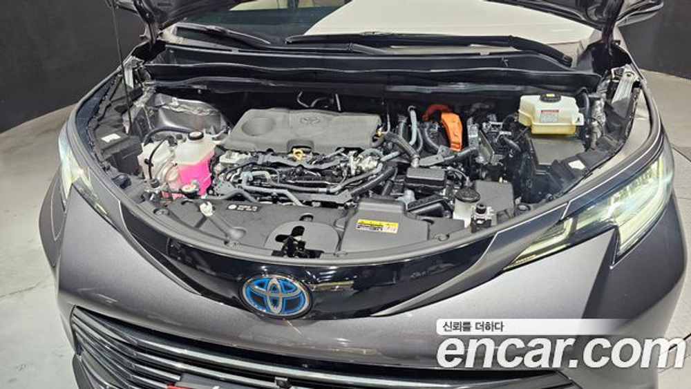 Toyota Sienna 2.5 Hybrid AWD — 2023