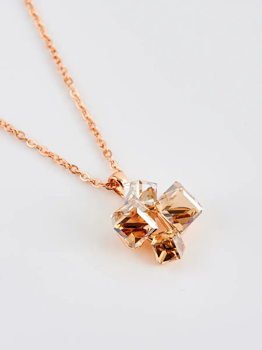 Подвеска-ромб Мираж с кубиками Swarovski шампань