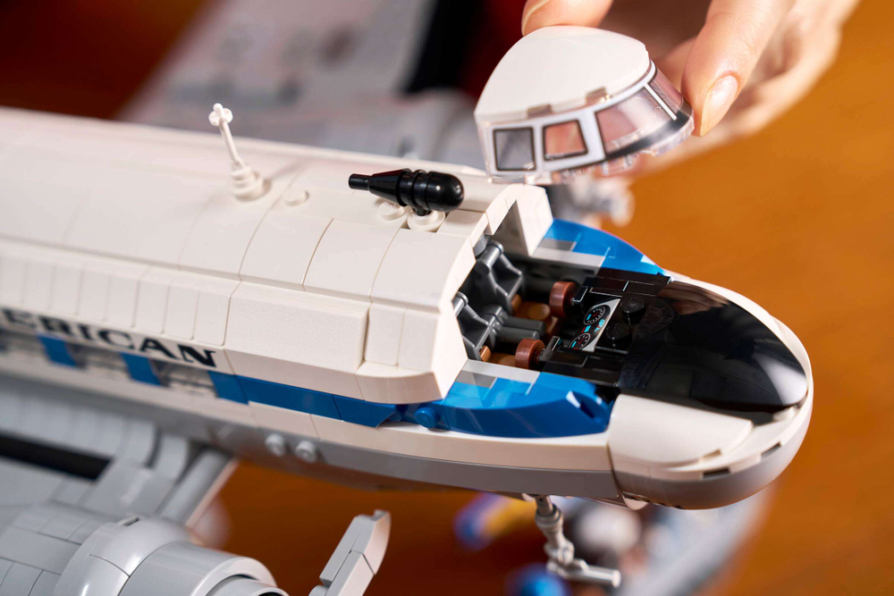 Конструктор LEGO Icons 11378 Douglas DC-3 PAN AM® Airliner