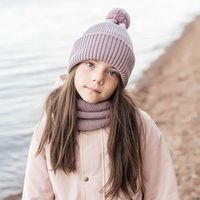 Шапка с двойным отворотом и помпоном "Пепельная роза" подростковая