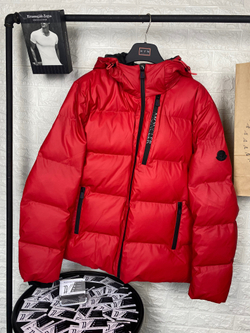 Пуховик Moncler
