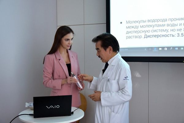 Юлия Энхель презентовала на конференции в Токио уникальные инновации в области красоты, здоровья и молодости Юлия Энхель презентовала на конференции в Токио уникальные инновации в области красоты, здоровья и молодости