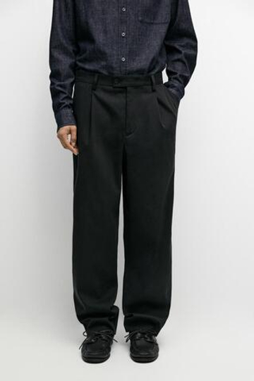 Massimo Dutti Брюки свободного кроя с защипами, черный