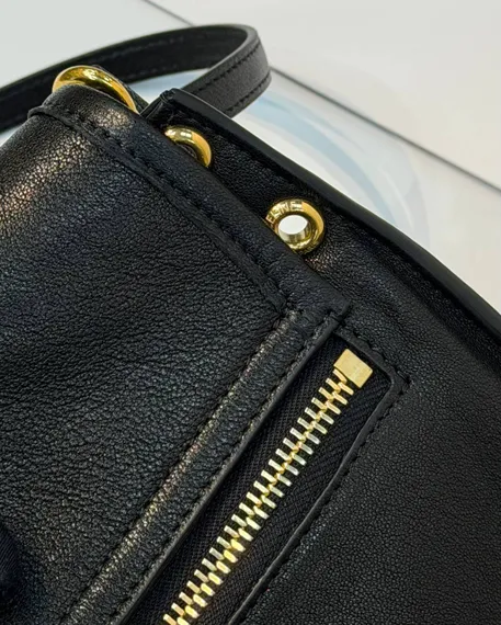 Сумка CELINE SOFT TRIOMPHE BESACE IN SUPPLE SHINY LAMBSKIN
