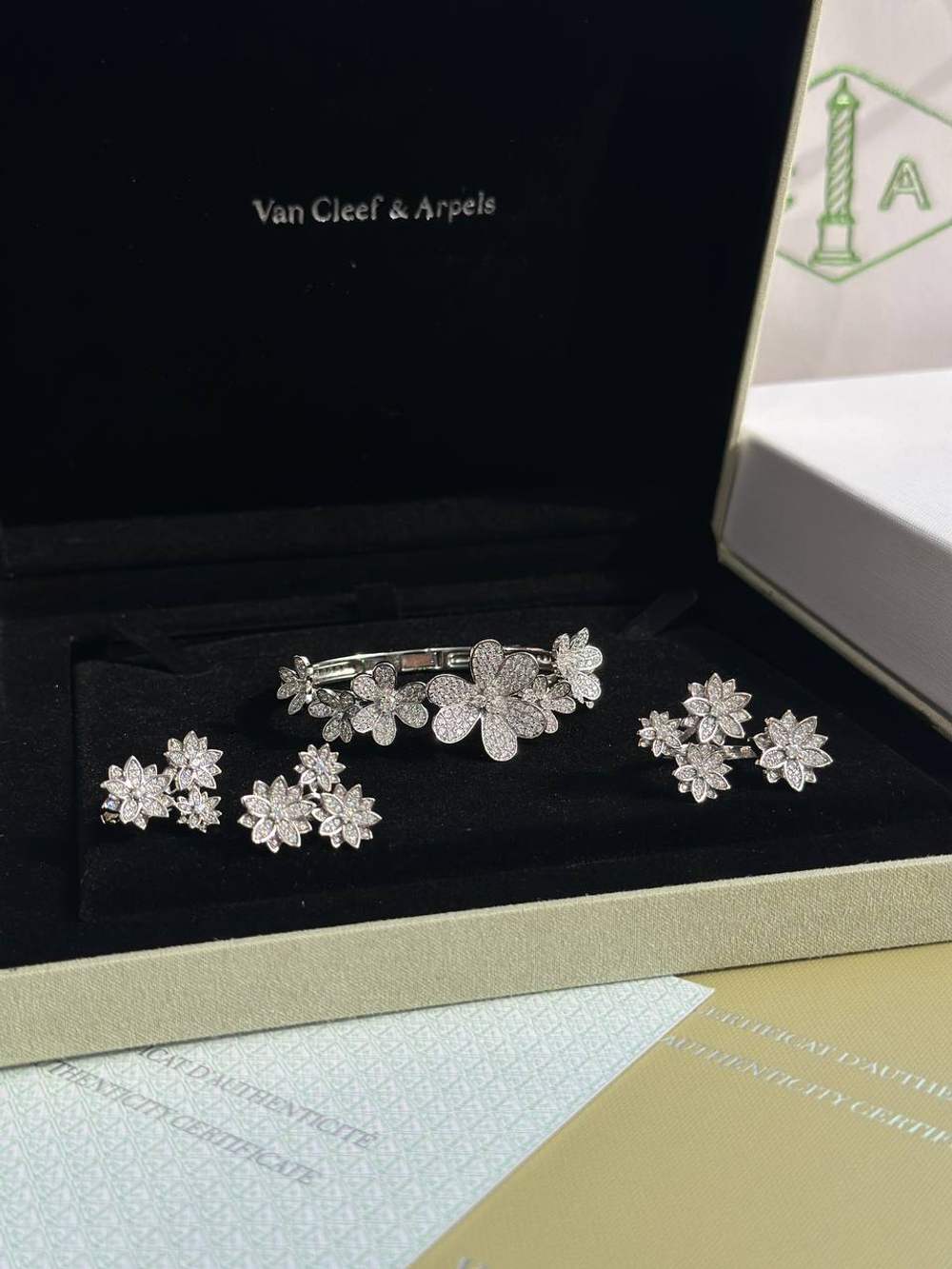 Серьги Van Cleef & Arpels