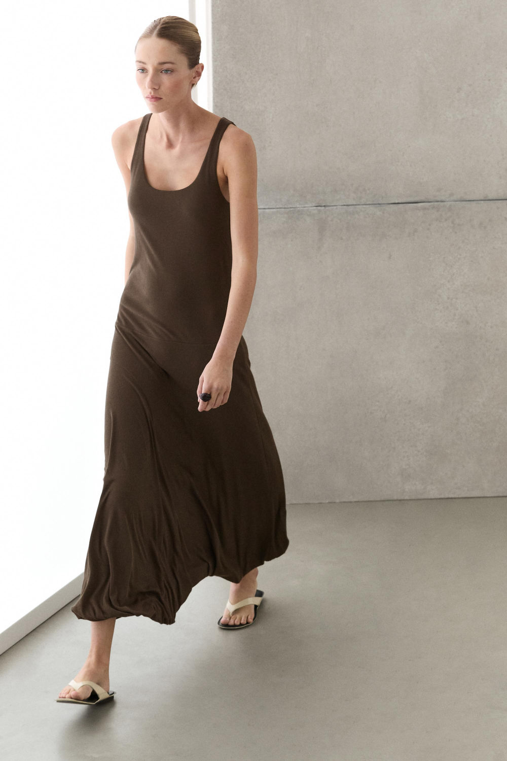 Massimo Dutti Платье миди с объемными деталями, хаки