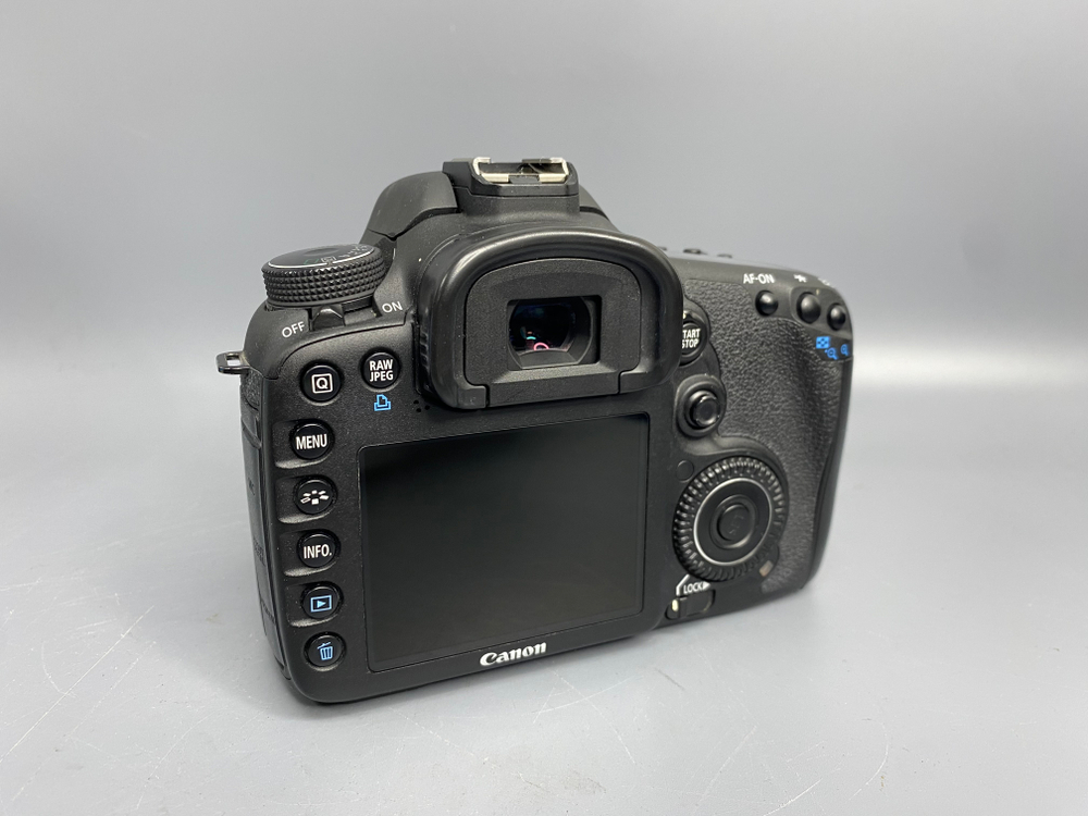 Canon EOS 7D Body 33.700 кадров