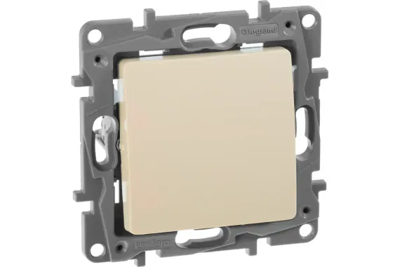 Выключатель Legrand Etika 1-клавишный проходной слоновая кость 25681