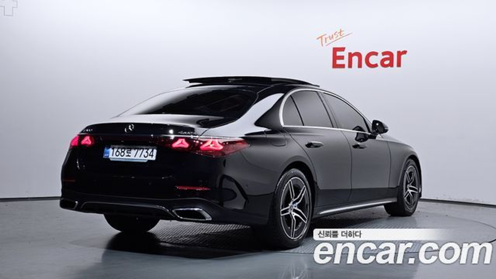 Mercedes-Benz E-Class E300 4MATIC AMG Line — 2025