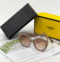 Солнцезащитные очки Fendi