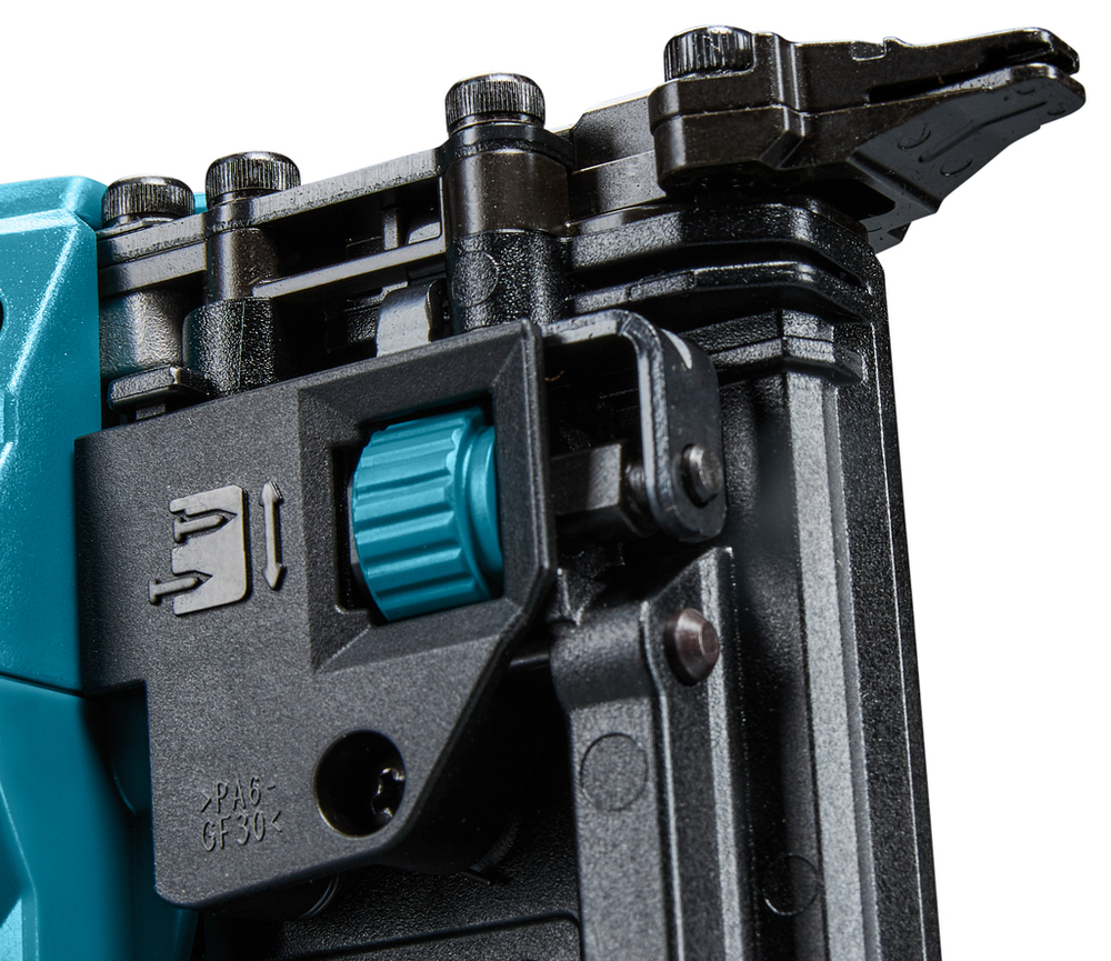 Аккумуляторный штифтозабиватель Makita FN001GZ