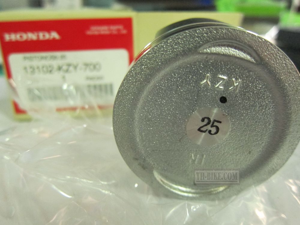 13101-KZY-700. PISTON. Honda PCX150, SH150