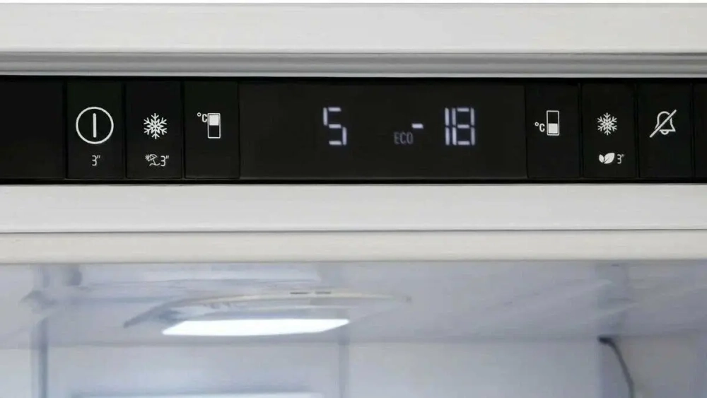 Встраиваемый холодильник Hotpoint HBT 18