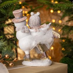 СТАТУЭТКА "СНЕГОВИКИ" 16Х9,5Х18,5 СМ