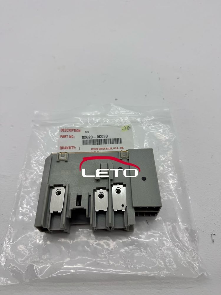 Блок предохранителей 82620-0C030 826200C030
