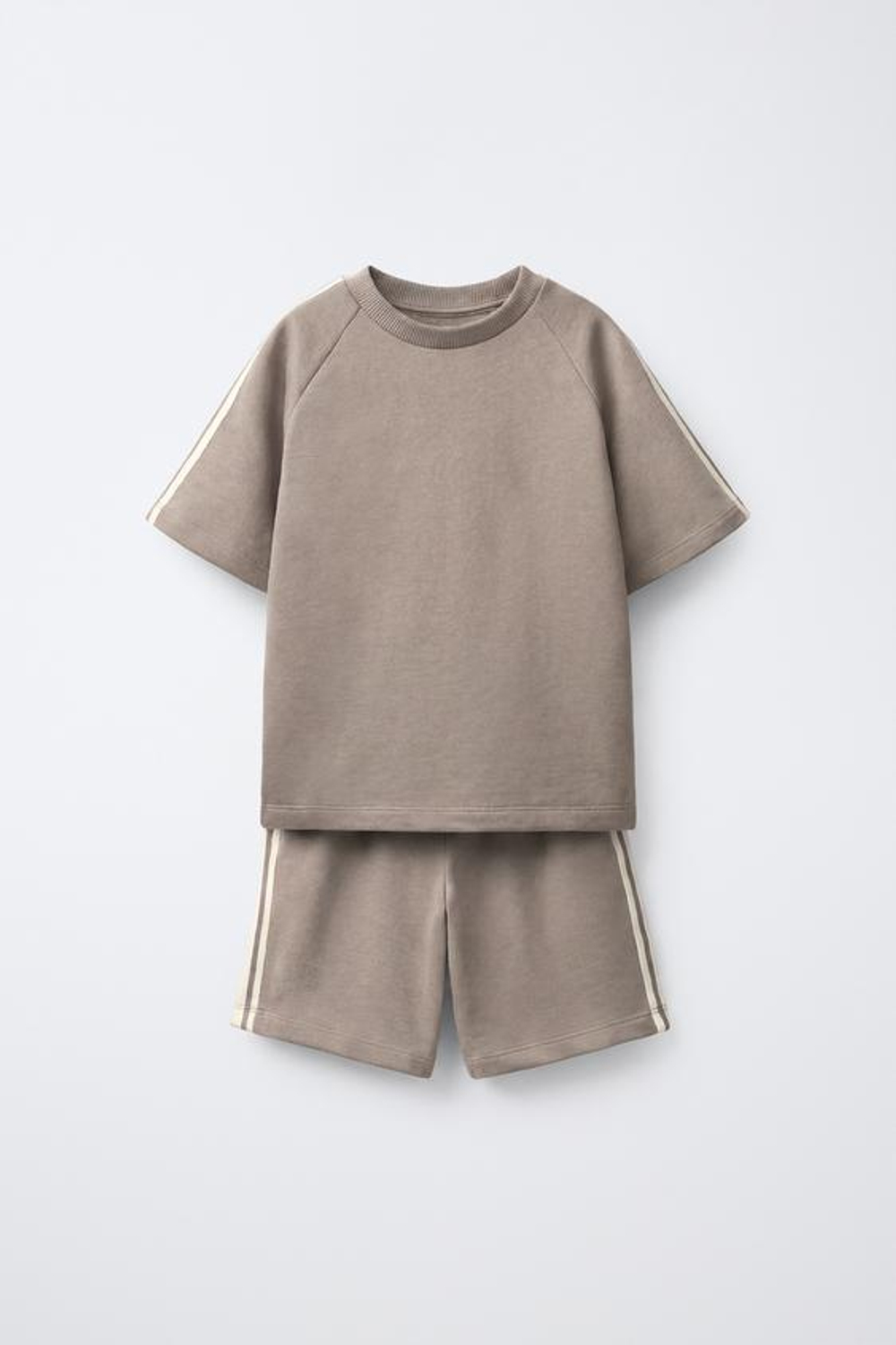 ZARA КОМПЛЕКТ ИЗ ФУТБОЛКИ И ШОРТОВ С ЛАМПАСАМИ, БЕЖЕВЫЙ