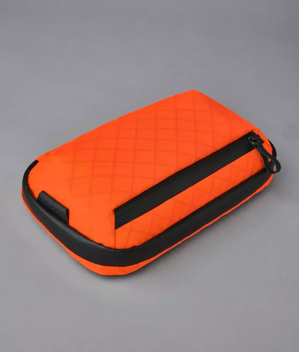 Сумка-несессер Alpaka Elements Tech Case Mini