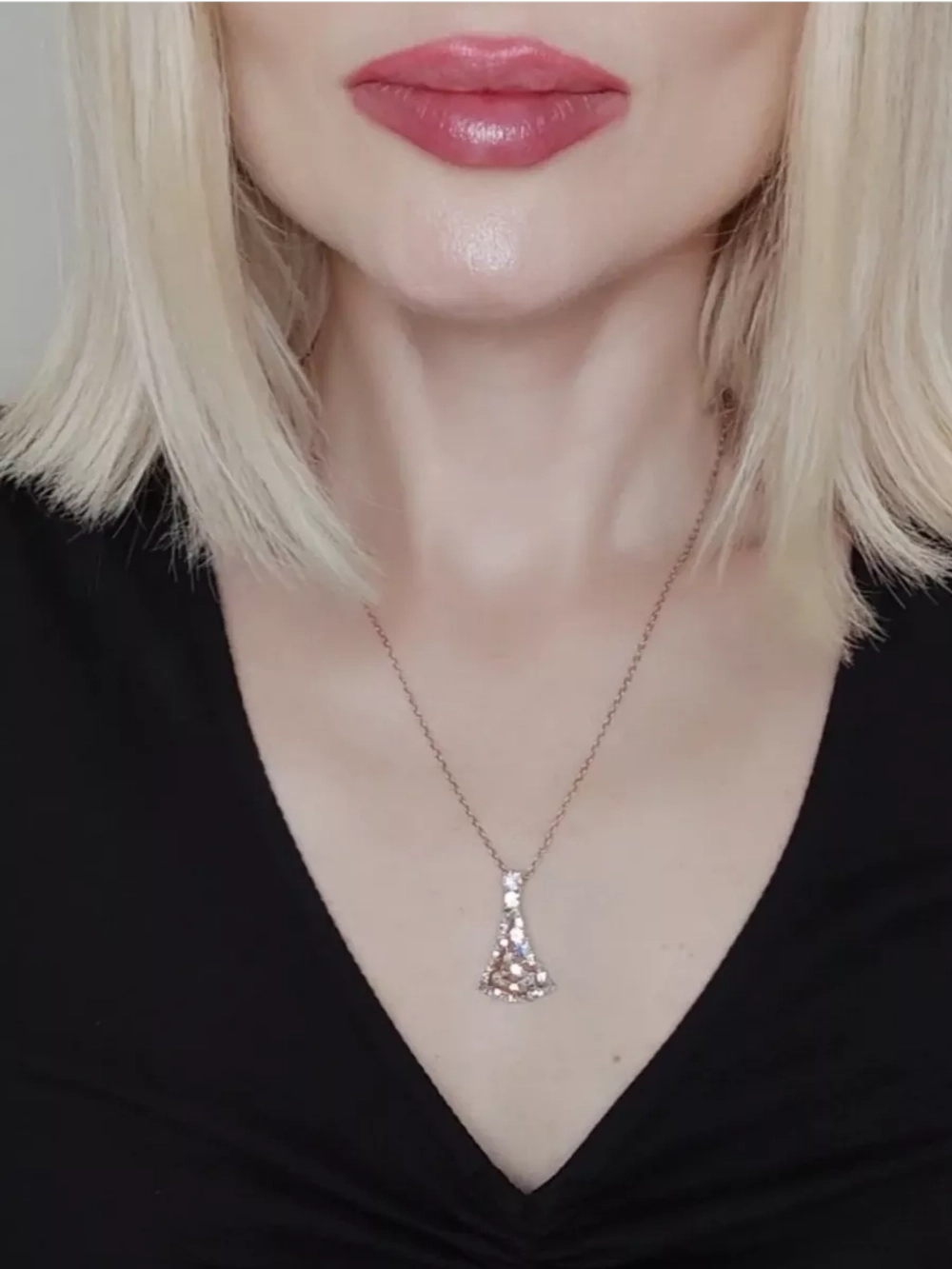 Подвеска на цепочке Россыпь из белых камней Swarovski
