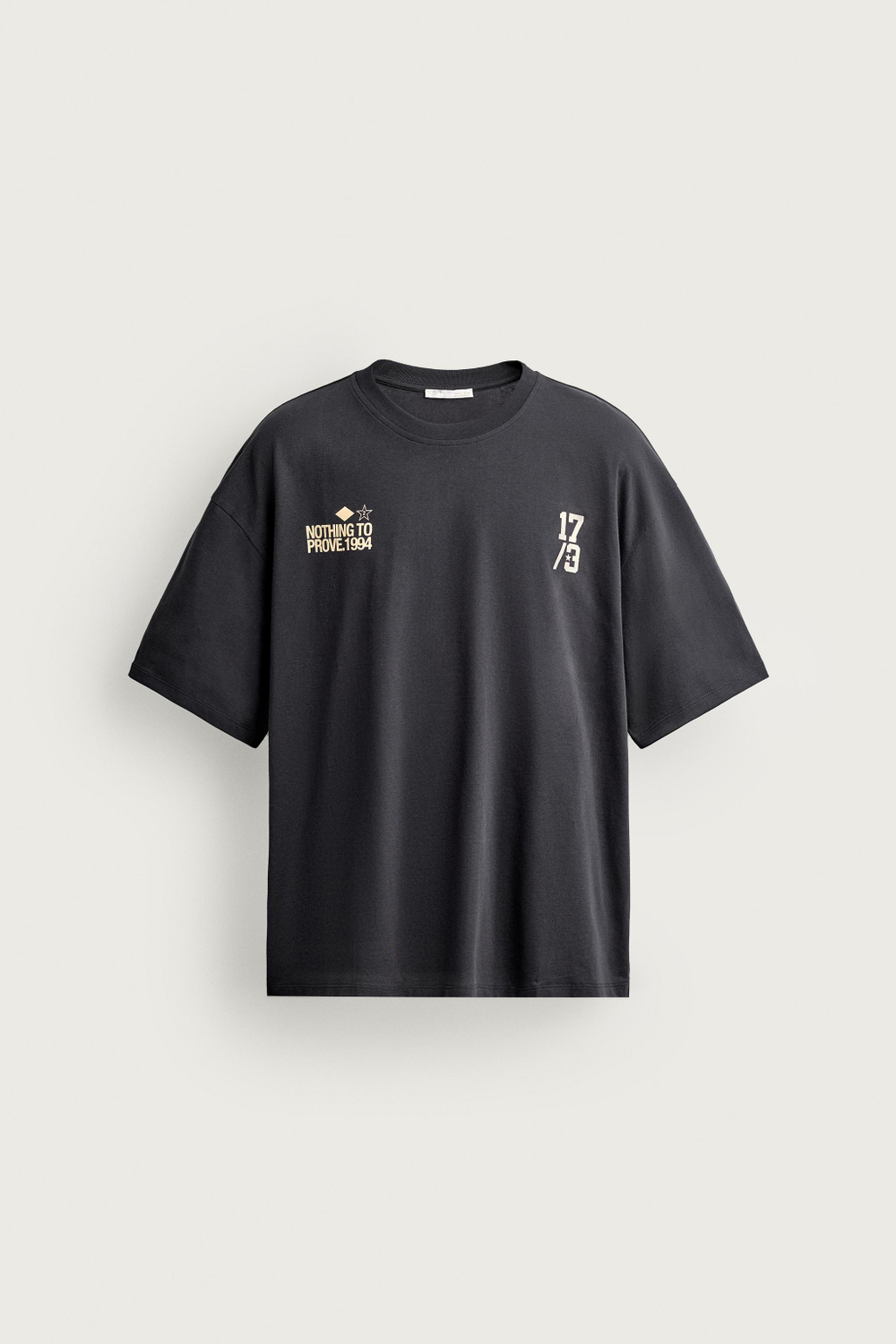 ФУТБОЛКА BOXY FIT С КОНТРАСТНЫМ ПРИНТОМ — ZARA