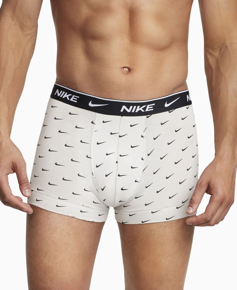 Мужские боксеры спортивные Nike Everyday Cotton Stretch Trunk 3P - lt bone swoosh print/dark grey/dark pont
