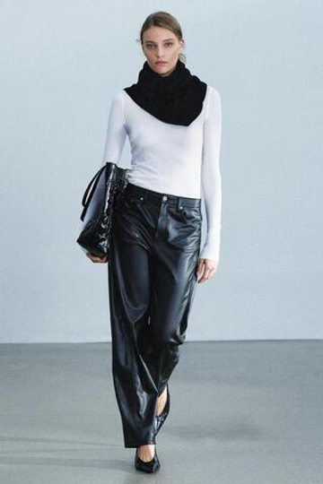 ZARA УКОРОЧЕННЫЕ БРЮКИ СВОБОДНОГО КРОЯ ИЗ ИСКУССТВЕННОЙ КОЖИ — ZW COLLECTION, ЧЕРНЫЙ