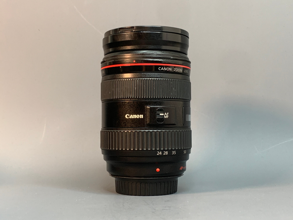 Canon EF 24-70mm 2.8L USM небольшая царапина