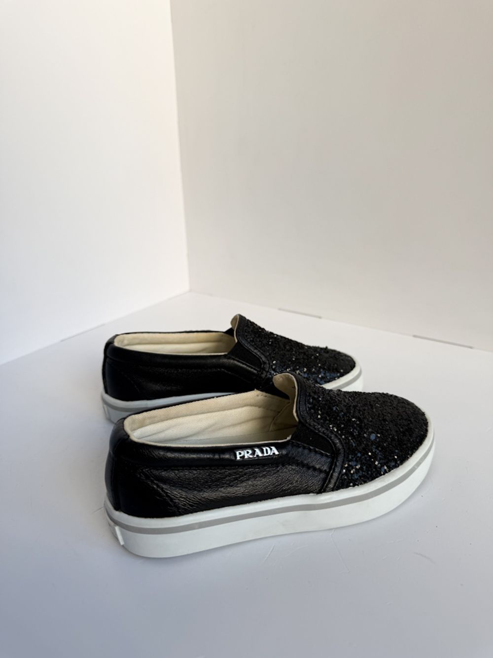 Слипоны Prada, 27