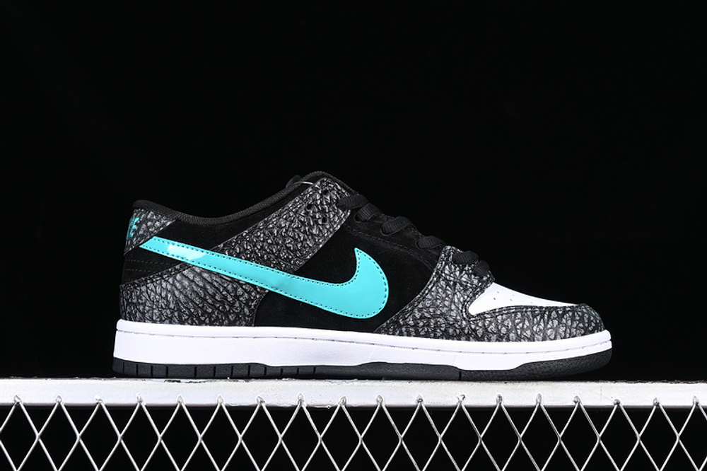 Nike SB Dunk Low atmos Elephant