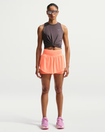Nike Flow Женские сетчатые шорты для бега Dri-FIT 2 в 1 - NIKE