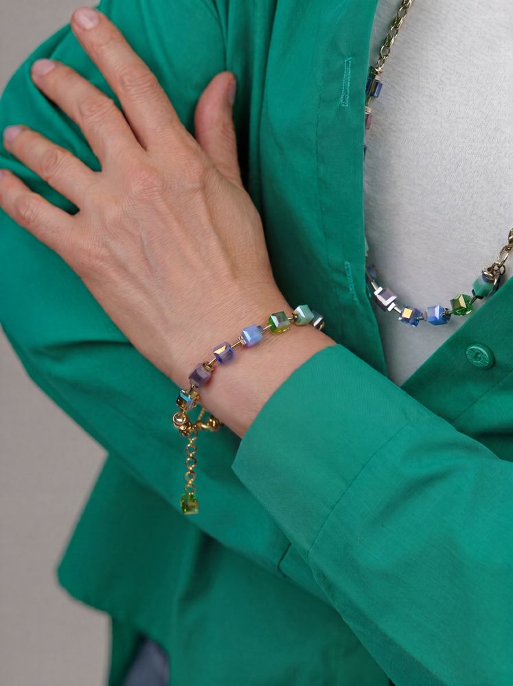 Браслет из микса кубиков Swarovski и гематита, оттенок золото