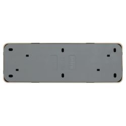 Розетка Intro Quadro 2-208-02 с заземлением четверная 4х2P+E 16А-250В IP20 ОУ слоновая кость | Intro Quadro