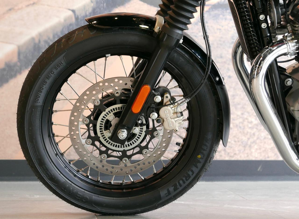 Royal Enfield Interceptor 650 Canyon Red (Standard / Single tone)