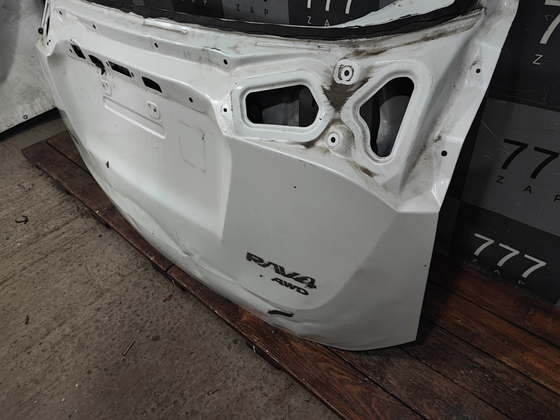 Крышка багажника Toyota RAV4 IV (XA40) 12-15 Б/У Оригинал 6700542460