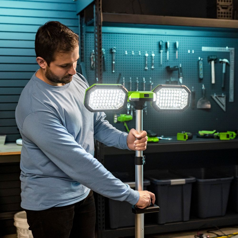 Мачта осветительная аккумуляторная Greenworks GPT-STL Арт.3503207, 24V /110-240V, 3000 лм, без АКБ и ЗУ