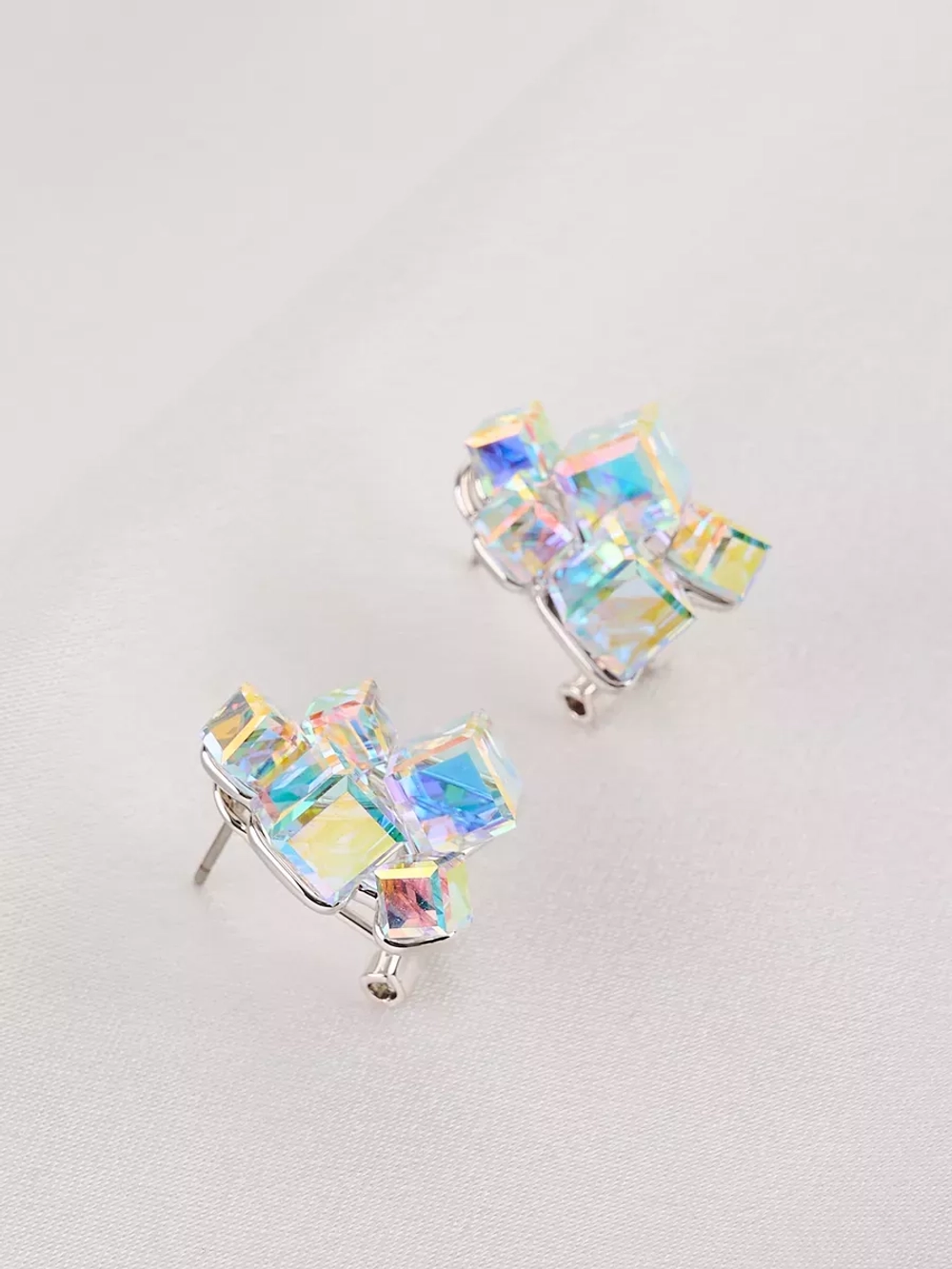 Серьги гроздья Мираж с кубиками-хамелеонами Swarovski