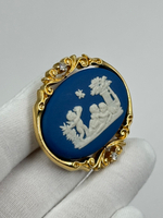 Брошь Wedgwood синяя